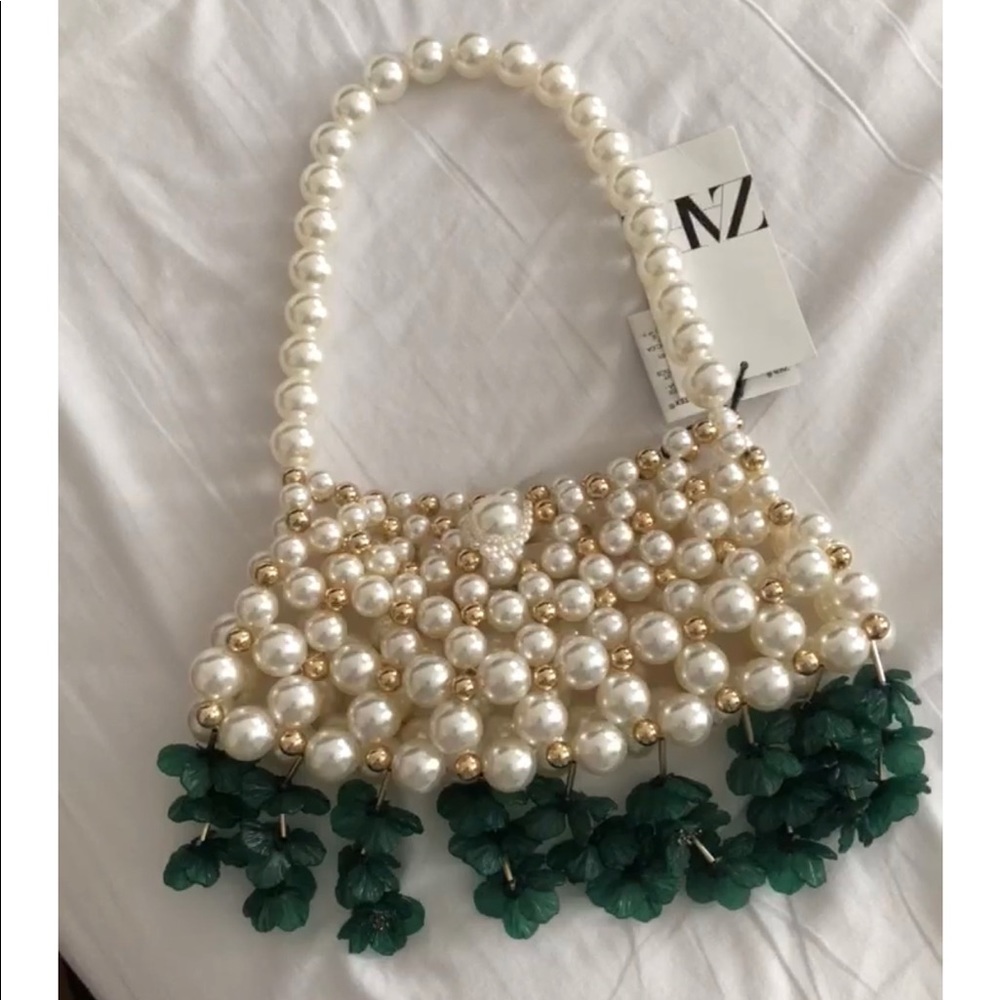 BLOGGERS FAV ZARA BEADED SHOULDER BAG WITH FLORAL BOTTOM